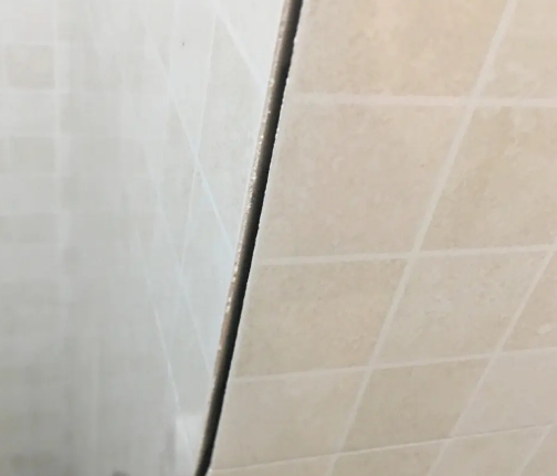 奉节瓷砖空鼓维修公司分享阳台瓷砖脱落的修复过程可以分为以下几个步骤